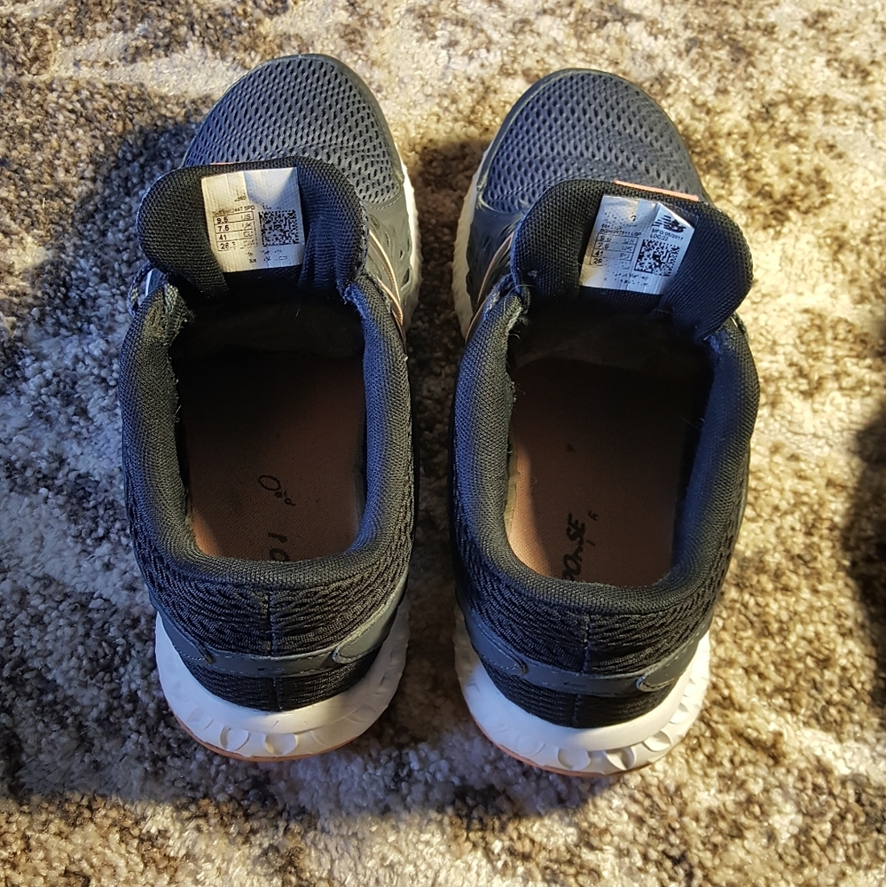 New Balance - Picture 4 of 8